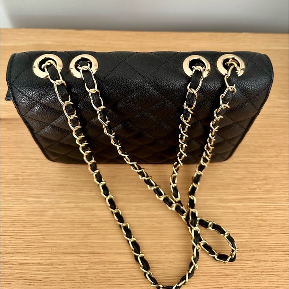 Black quilted purse with chain strap - Picture 6 of 11